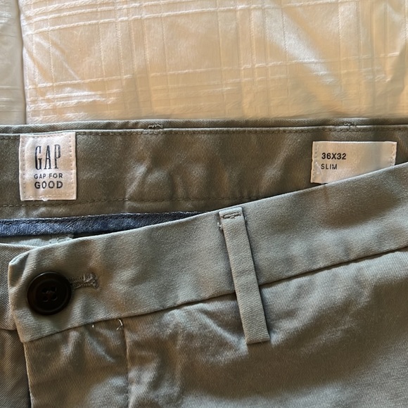 Gap khakis / chinos - Light Gray - 36x32 - excellent condition - Picture 3 of 7